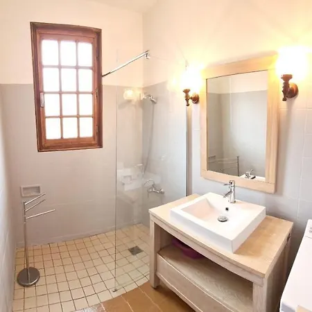 Maison De 3 Chambres Avec Jacuzzi Et Jardin Clos A בית נופש Carbini