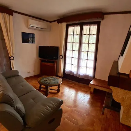 Maison De 3 Chambres Avec Jacuzzi Et Jardin Clos A Ferienhaus