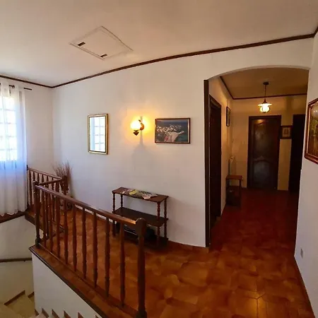 Maison De 3 Chambres Avec Jacuzzi Et Jardin Clos A *